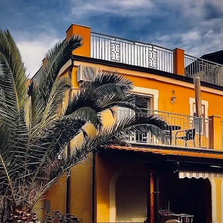 Pizzo Beach Club Penthouse Appartement *