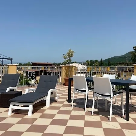Pizzo Beach Club Penthouse * Fondaco Vecchio